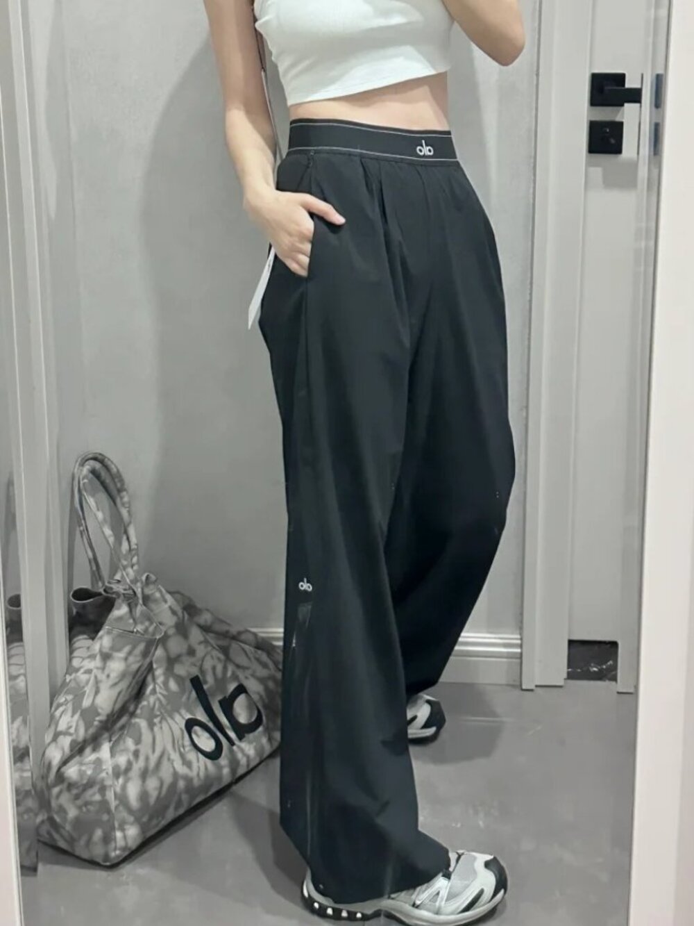 NWT Alo Yoga Black Suit Up Trouser 📚 Y2K Athleisure Home Office (Regular 30")🌱 - Picture 7 of 7